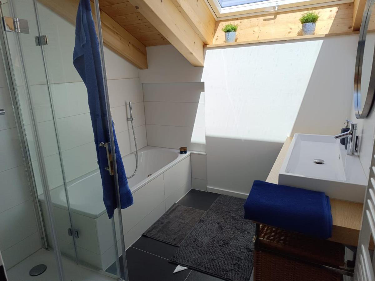 Apartment Unterm Dach Mit Kleinem Seeblick มึนซิง ภายนอก รูปภาพ
