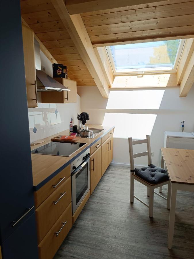 Apartment Unterm Dach Mit Kleinem Seeblick มึนซิง ภายนอก รูปภาพ